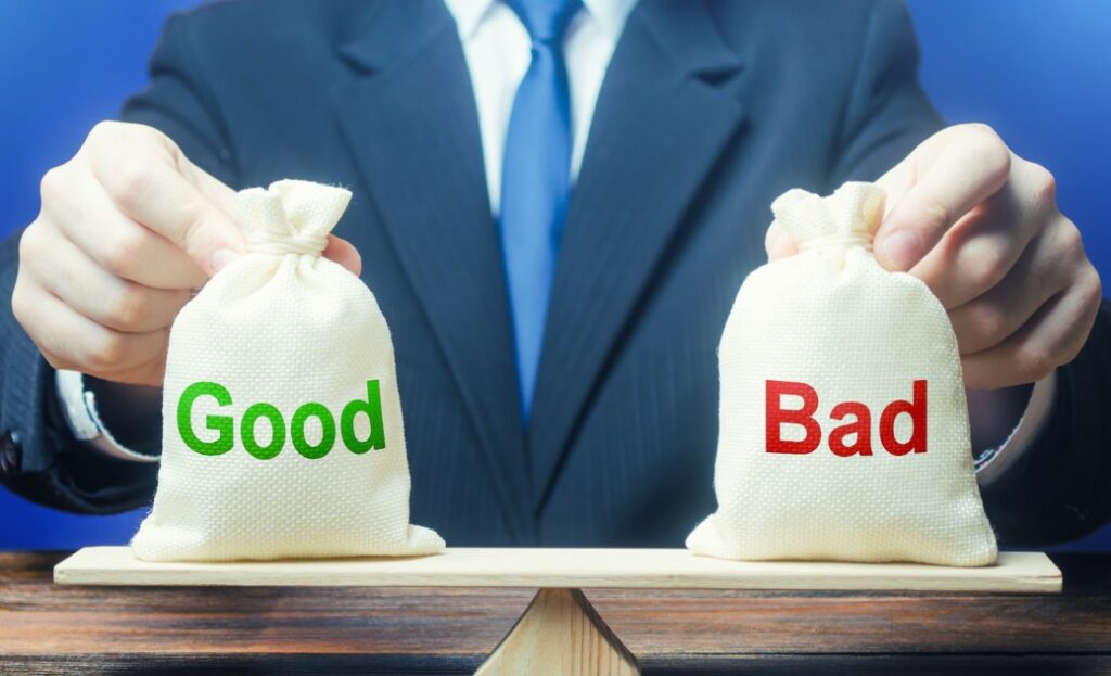 good-bad-evaluation-karma-advantages-disadvantages-analytics-variation-positive-negative-choosing_t20_6Y9aJN